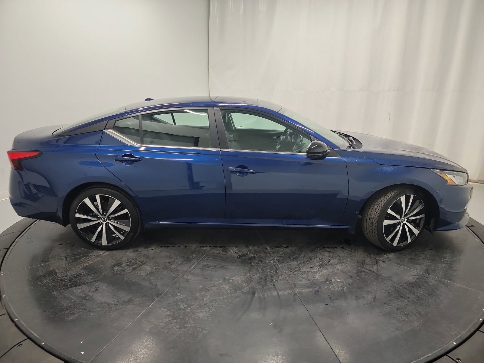 Used 2020 Nissan Altima 2.5 SR w/ Premium Package image 11