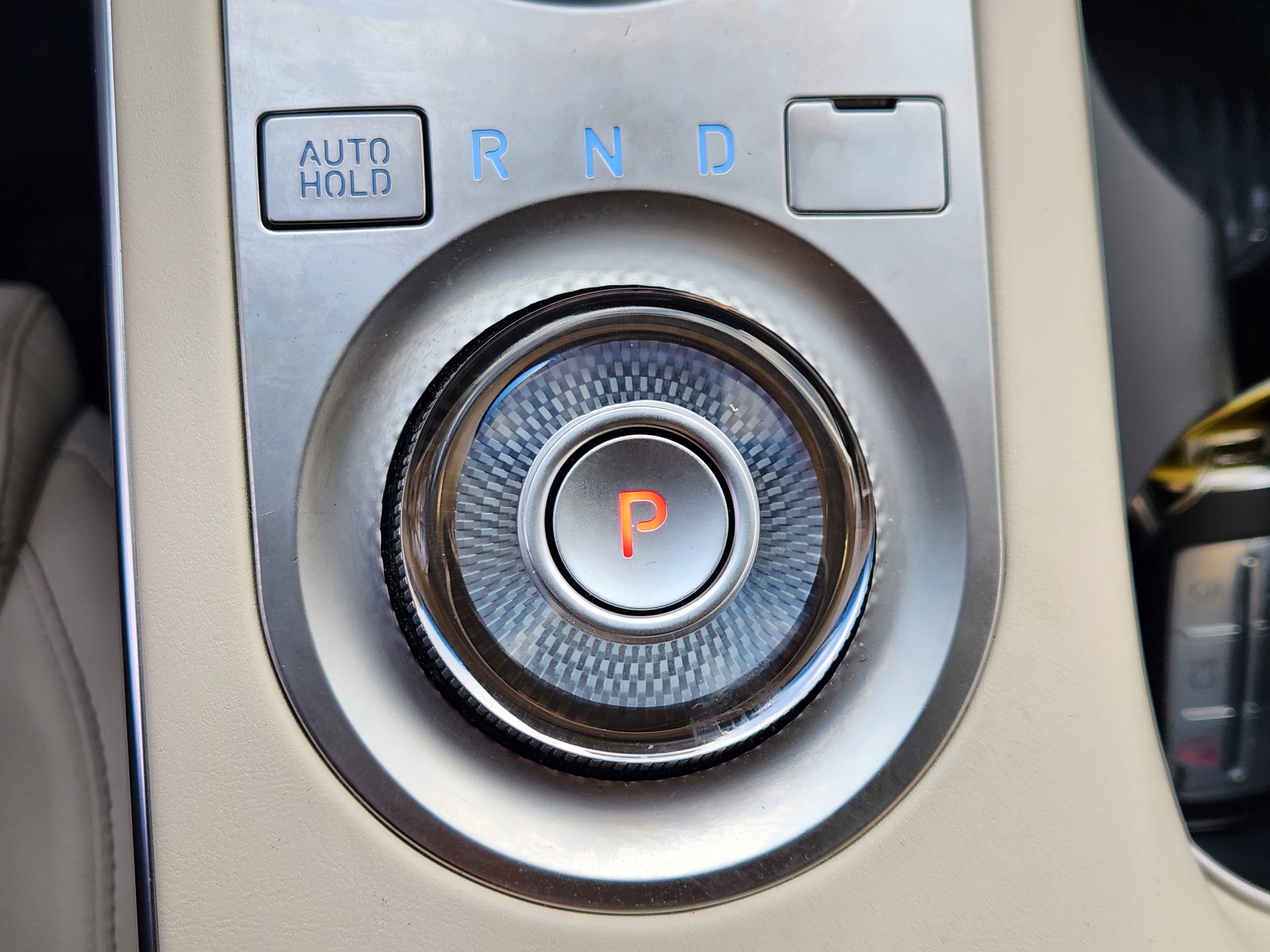 Used 2025 Genesis GV70 2.5T image 13