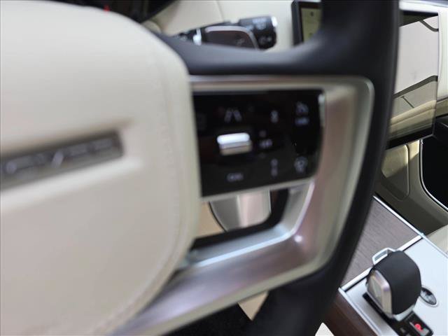 New 2026 Land Rover Range Rover Long Wheelbase SE AWD/4WD image 21