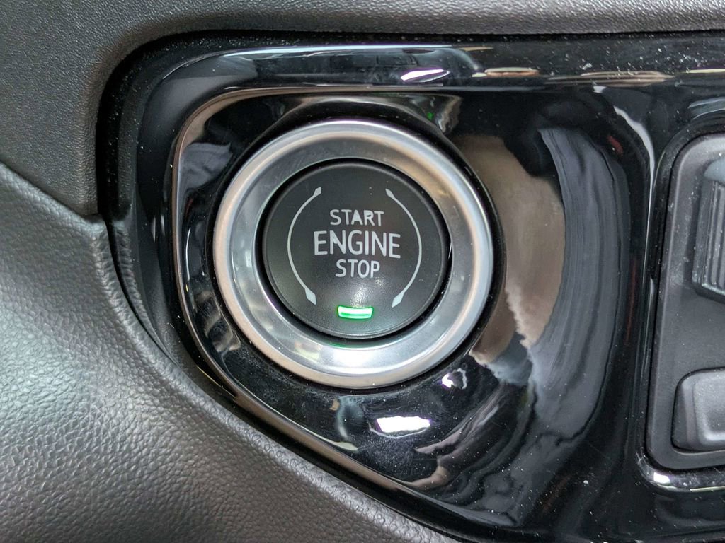 Used 2023 Chevrolet Silverado 1500 ZR2 w/ Technology Package AWD/4WD image 27