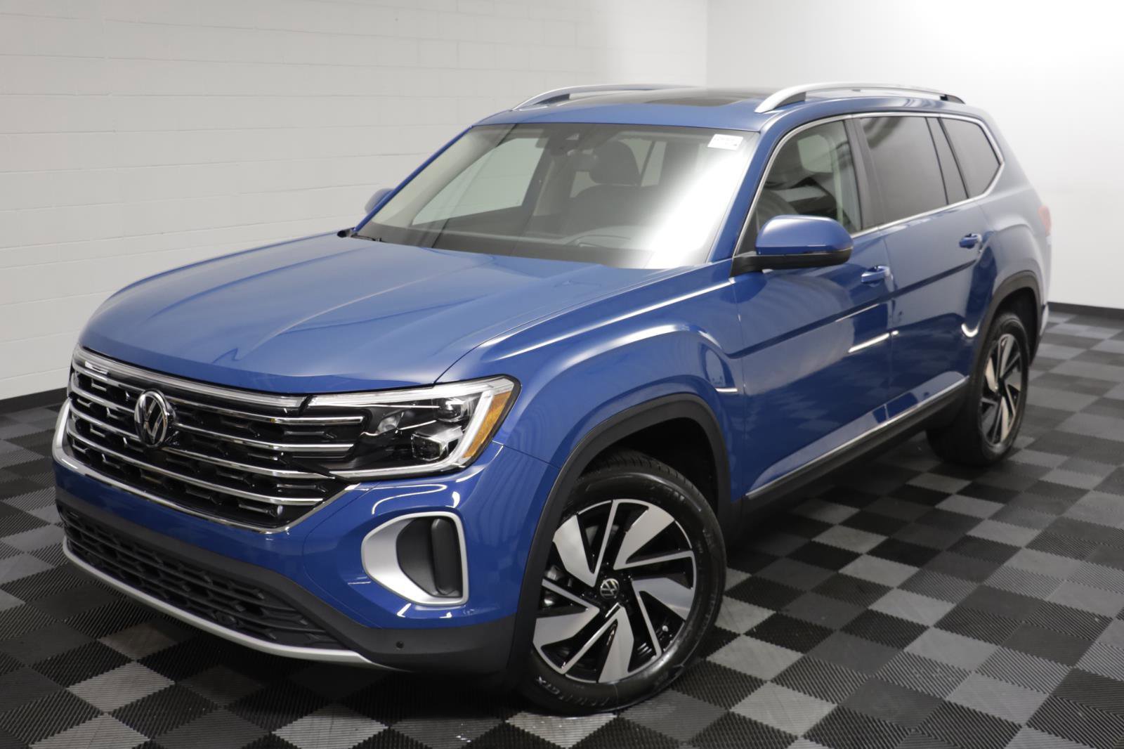 New 2026 Volkswagen Atlas SEL image 2