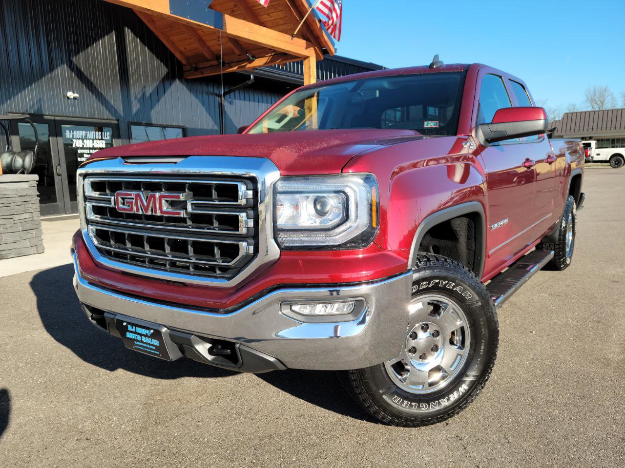 Used 2017 GMC Sierra 1500 SLE w/ SLE Value Package image 1