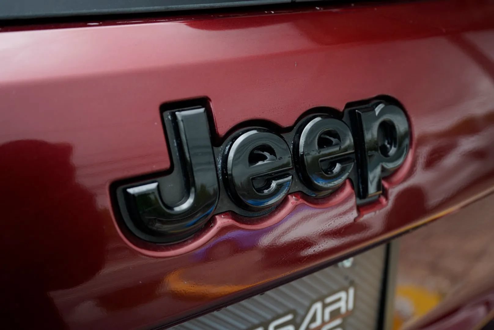 Used 2019 Jeep Grand Cherokee Altitude AWD/4WD image 13