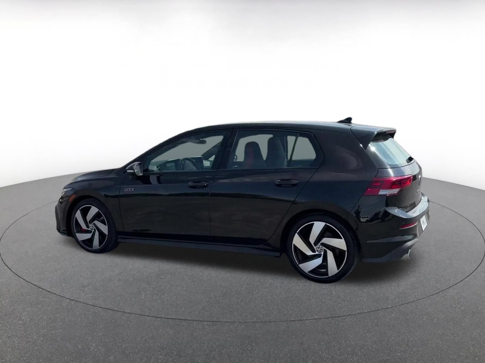 Used 2026 Volkswagen Golf S FWD image 8