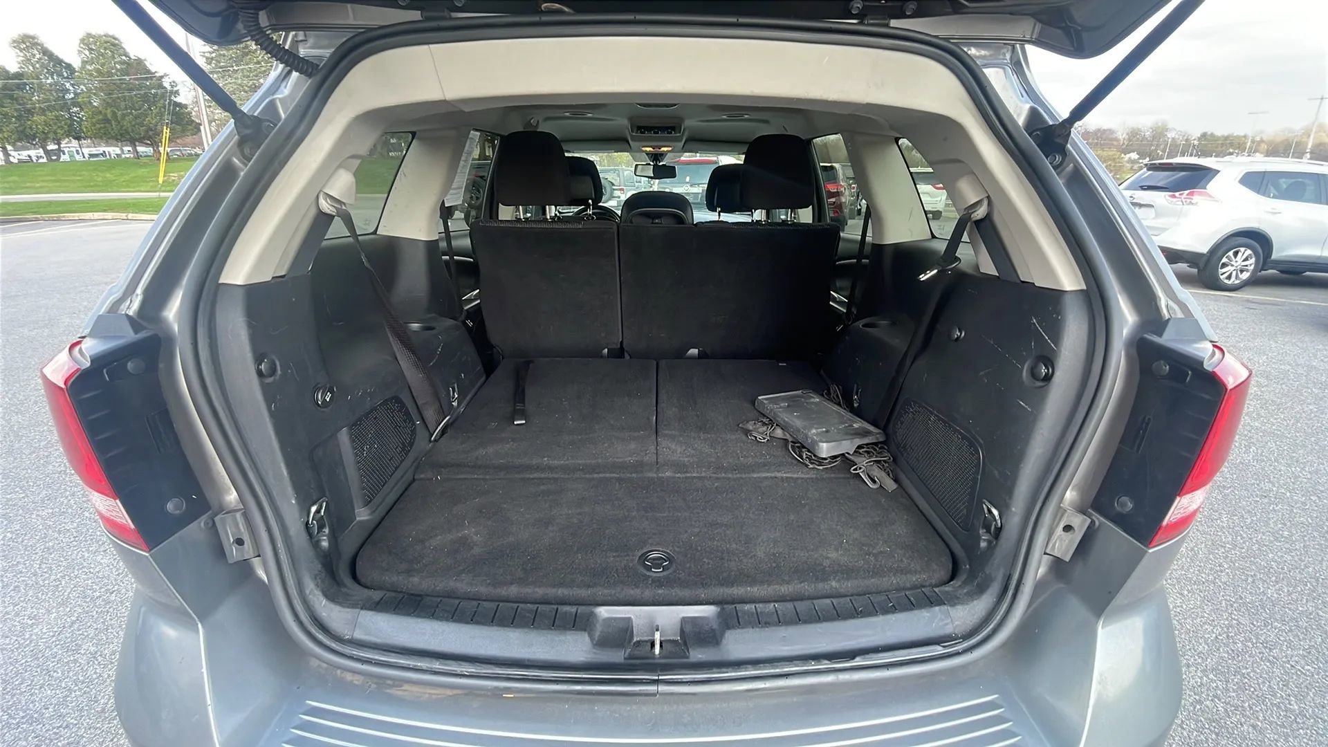 Used 2012 Dodge Journey SXT w/ Flexible Seating Group image 28