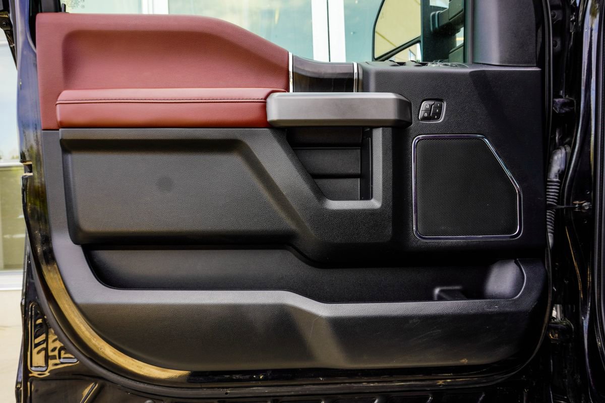 Used 2019 Ford F150 Platinum w/ Equipment Group 701A Luxury image 38