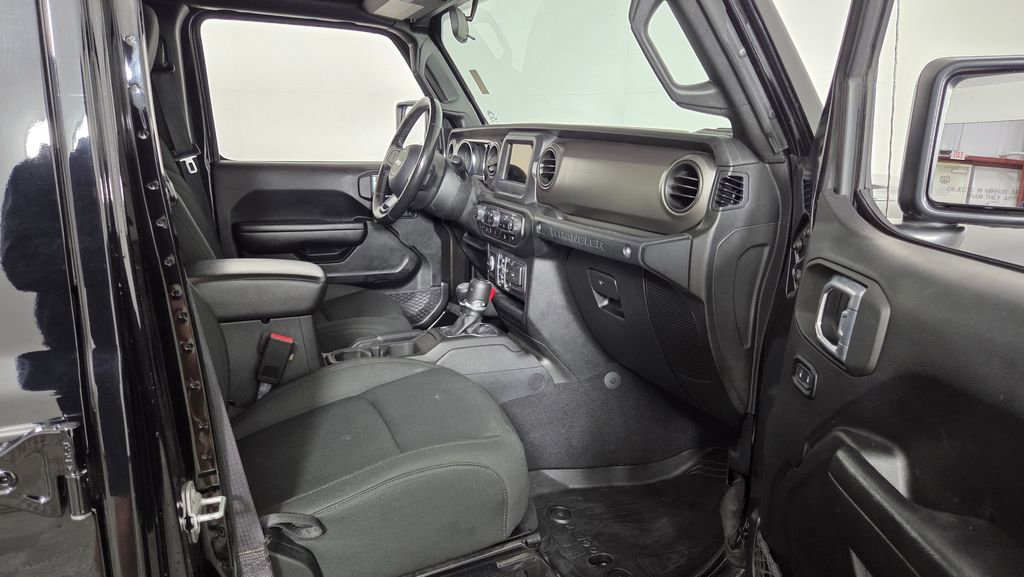 Used 2021 Jeep Wrangler Unlimited Sport AWD/4WD image 35