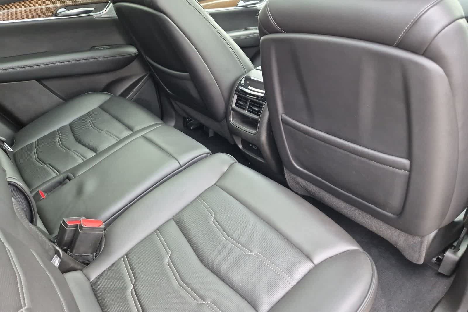 Used 2023 Cadillac XT5 Sportv w/ Platinum Package AWD/4WD image 18