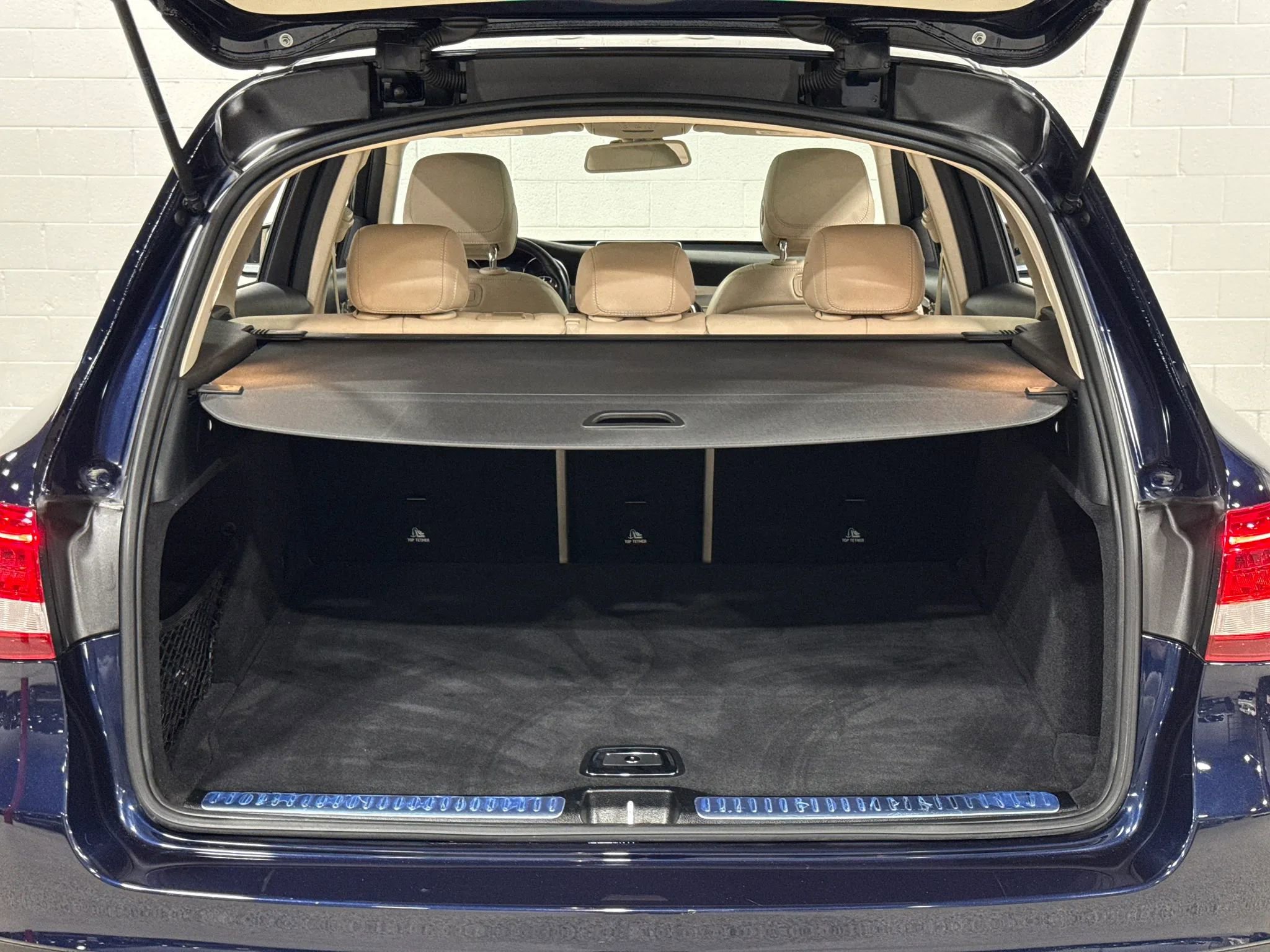 Used 2019 Mercedes-Benz GLC 300 4MATIC w/ Premium Package image 57