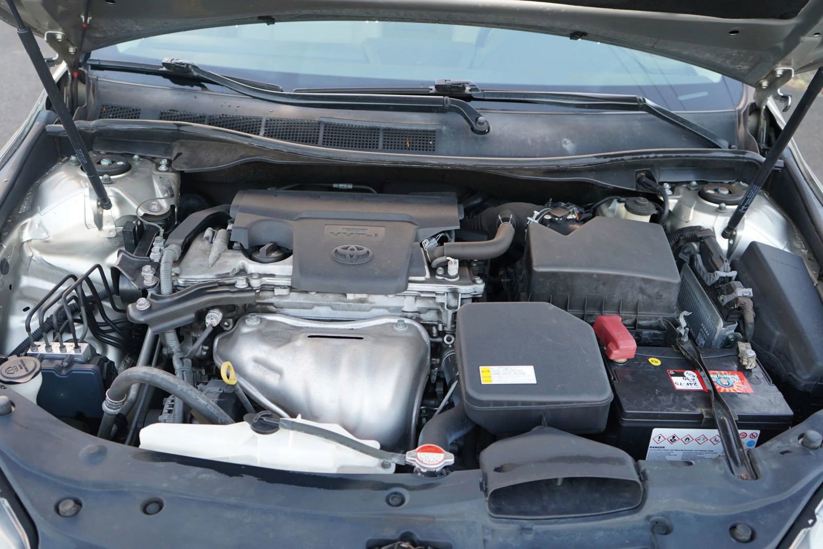 Used 2016 Toyota Camry XLE image 8