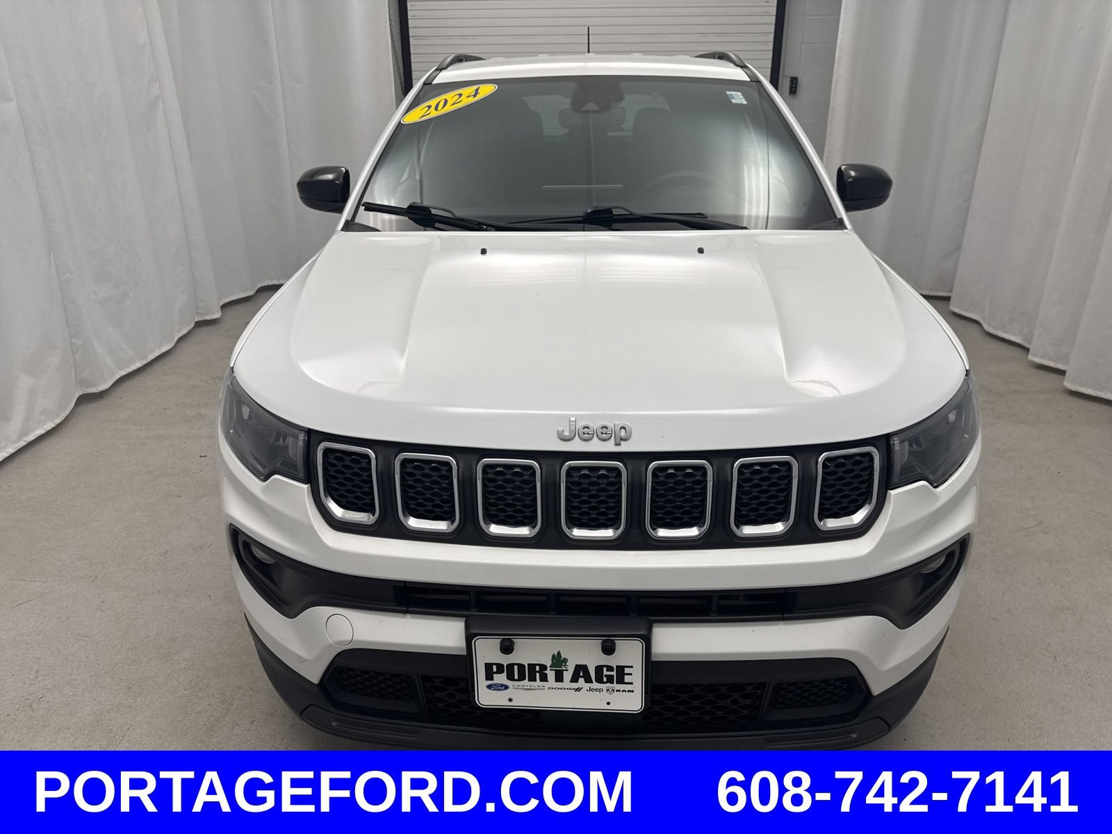 Used 2024 Jeep Compass Latitude AWD/4WD image 6