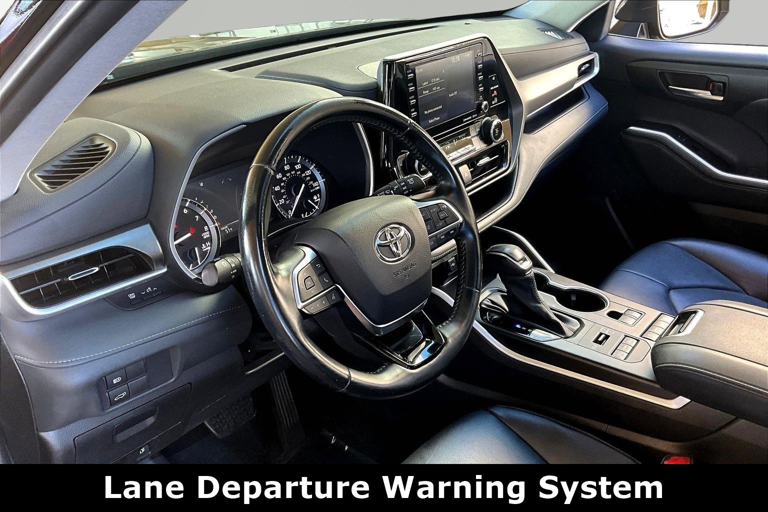 Used 2021 Toyota Highlander XLE image 17