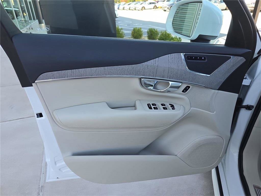 Used 2025 Volvo XC90 T8 Plus w/ Protection Package Premier image 21
