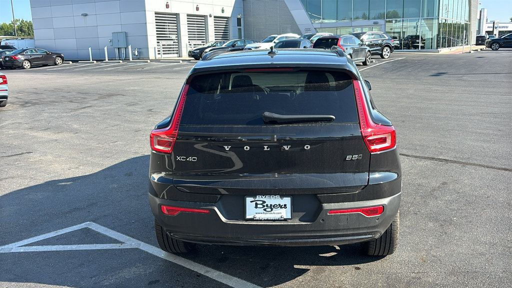 New 2026 Volvo XC40 B5 Plus w/ Protection Package Premier AWD/4WD image 31