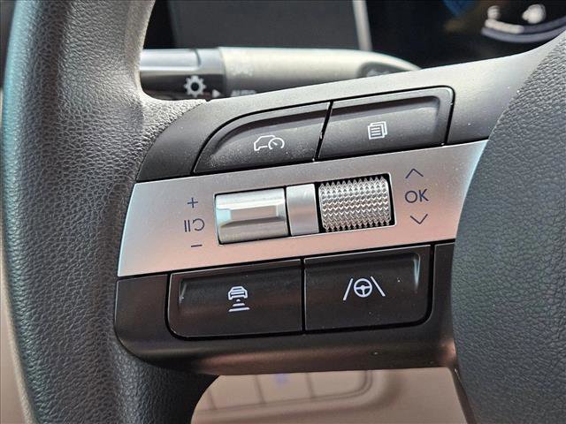 Certified 2025 Hyundai Tucson SE FWD image 23