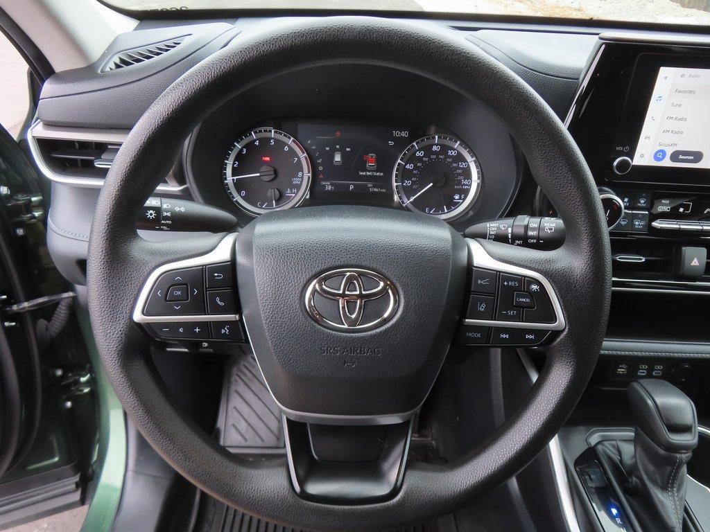 Used 2023 Toyota Highlander L image 15