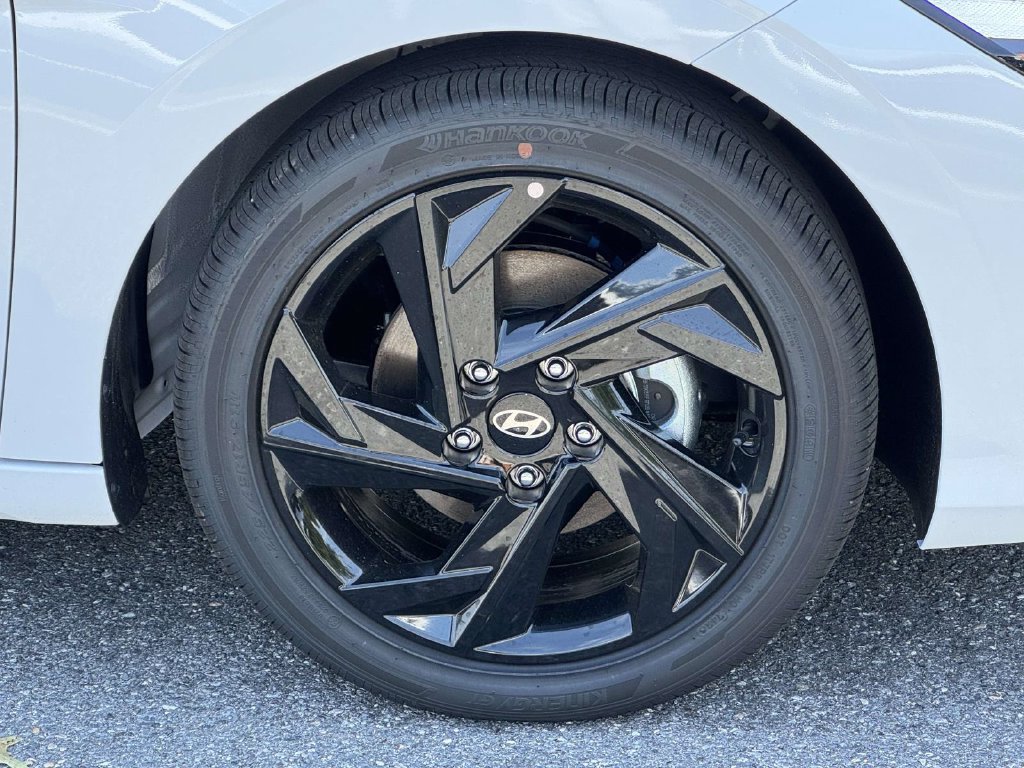 New 2026 Hyundai Elantra SEL Sport FWD image 7