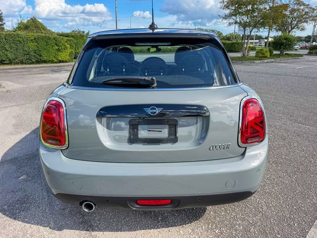 Used 2021 MINI Cooper 4-Door Hardtop w/ 6.5" Touchscreen Package FWD image 4