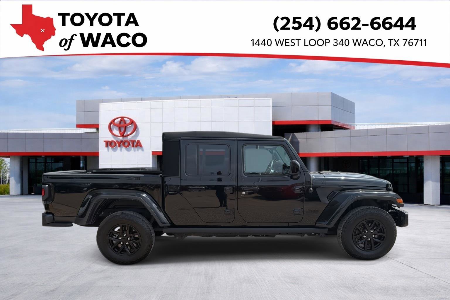 Used 2023 Jeep Gladiator Sport image 2