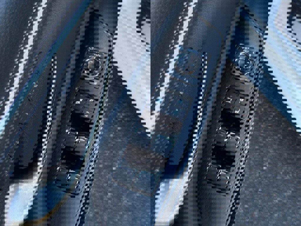 Certified 2025 Lexus ES 300h w/ Premium Package image 29