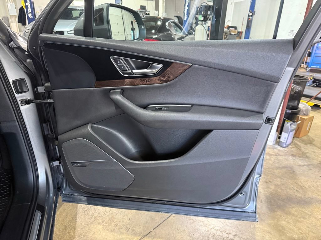 Used 2017 Audi Q7 3.0T Premium Plus AWD/4WD image 24