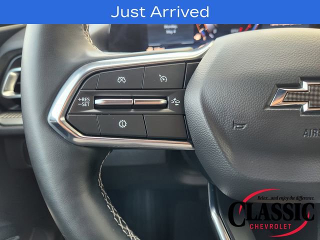 Used 2025 Chevrolet Traverse LT w/ Midnight/Sport Edition FWD image 37