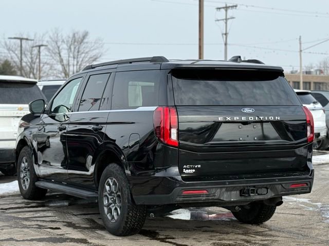 Used 2025 Ford Expedition Active image 42