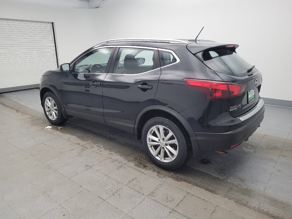Used 2018 Nissan Rogue Sport SV image 3
