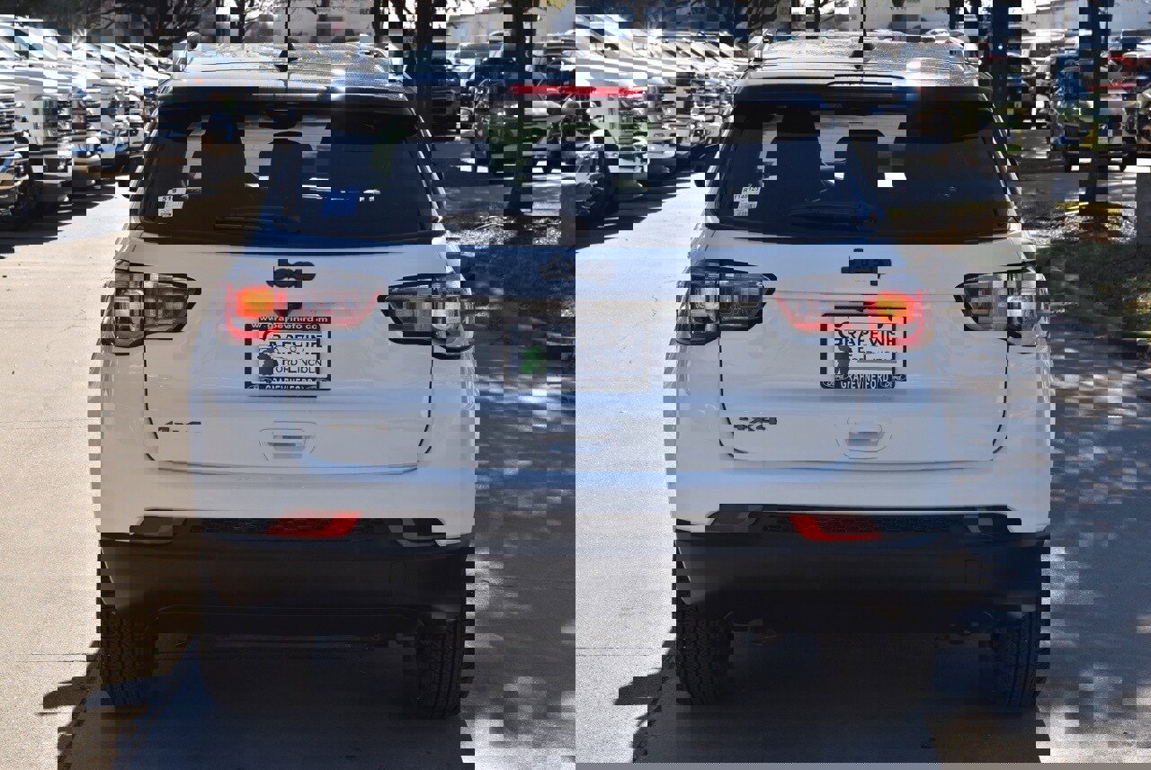 Used 2024 Jeep Compass Latitude w/ Altitude Special Edition image 9