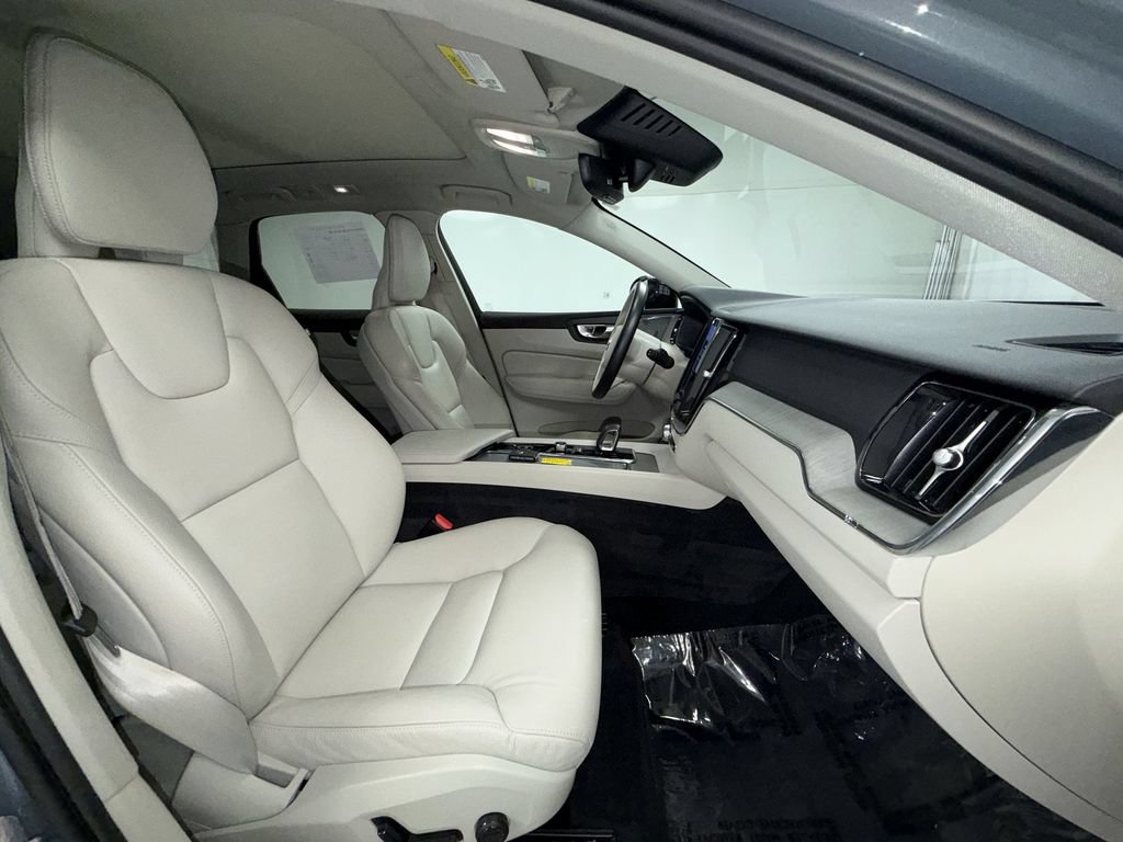Used 2024 Volvo XC60 B5 Plus w/ Protection Package Premier AWD/4WD image 18