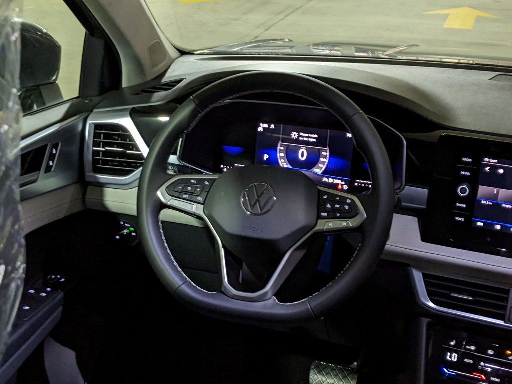 New 2026 Volkswagen Taos SE image 14