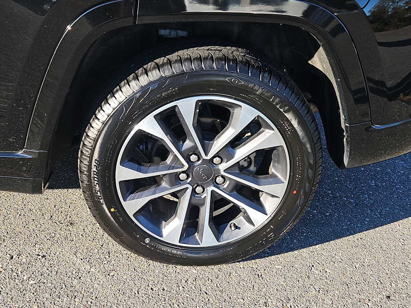 Used 2022 Jeep Grand Cherokee Overland w/ Luxury Tech Group IV image 8