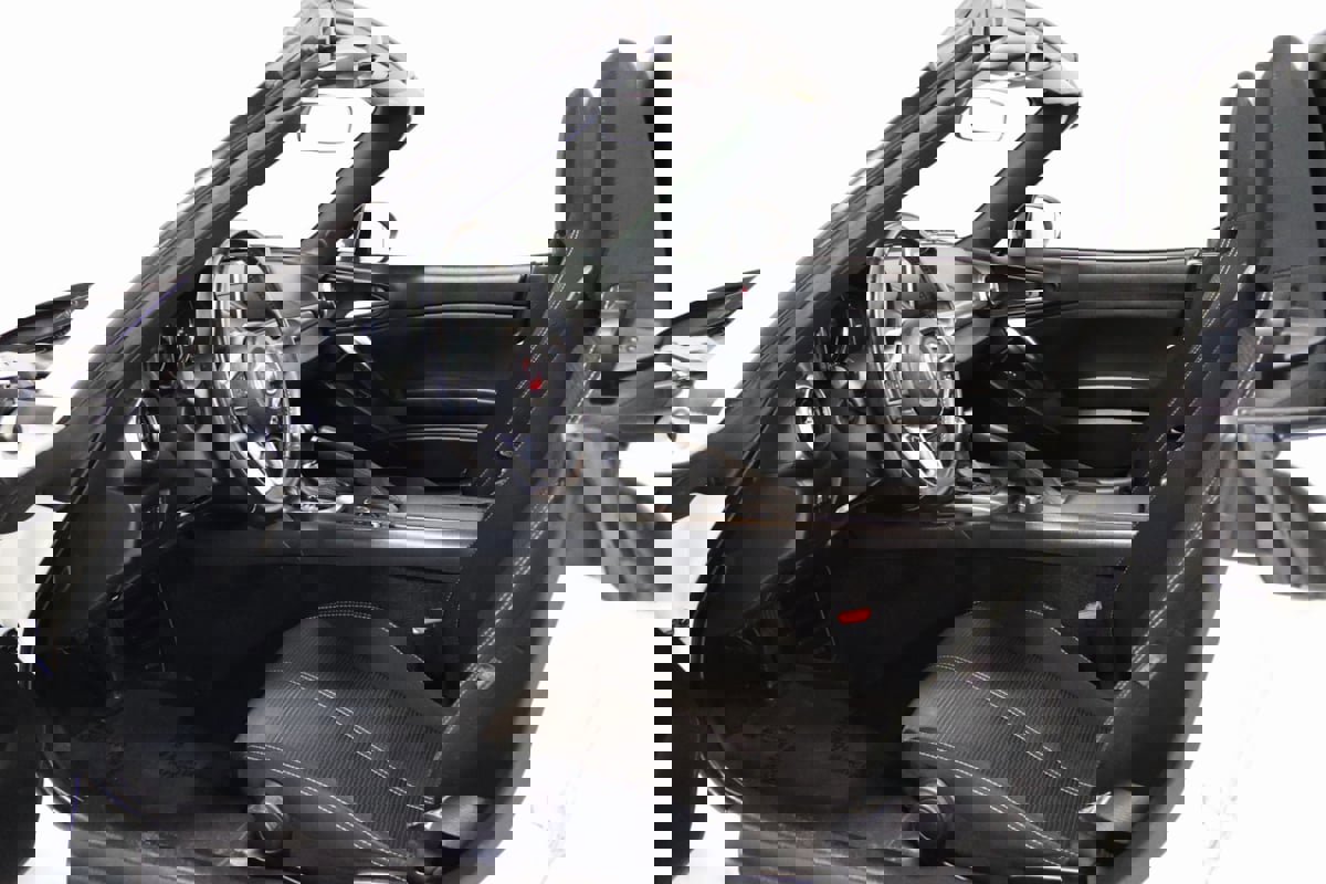 Used 2017 FIAT 124 Spider Classica image 32