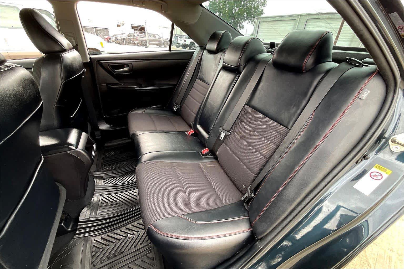 Used 2017 Toyota Camry LE FWD image 18