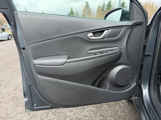 Certified 2021 Hyundai Kona Limited w/ Cargo Package image 12