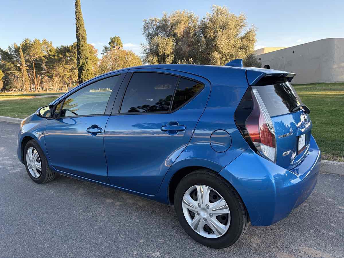 Used 2016 Toyota Prius C Three FWD image 2