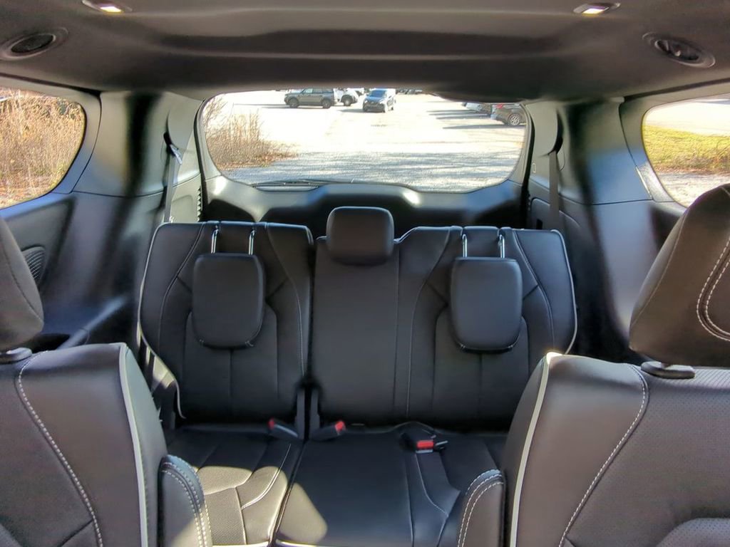 New 2026 Chrysler Pacifica Limited w/ S Appearance Package image 24
