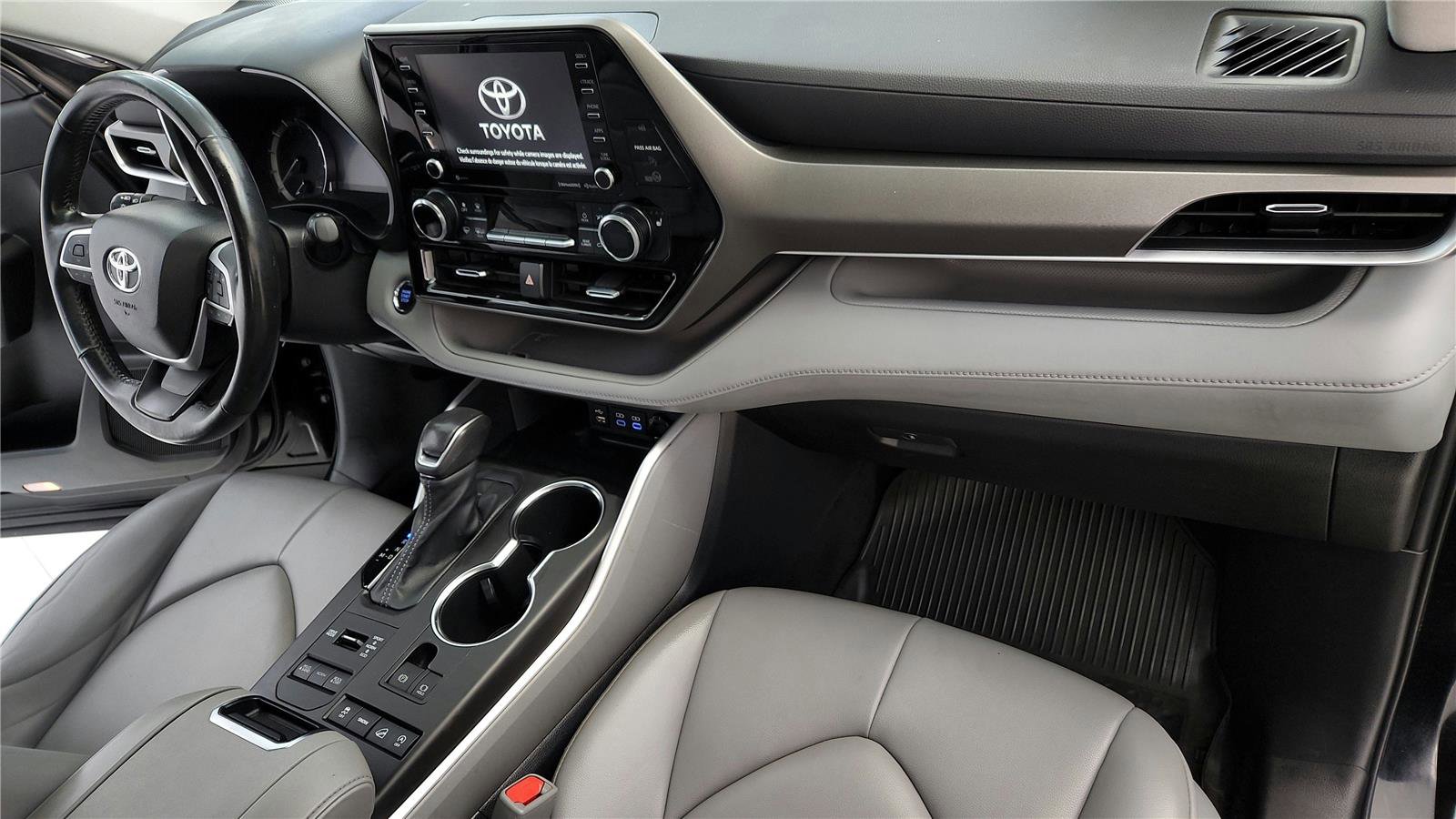 Certified 2022 Toyota Highlander XLE image 28
