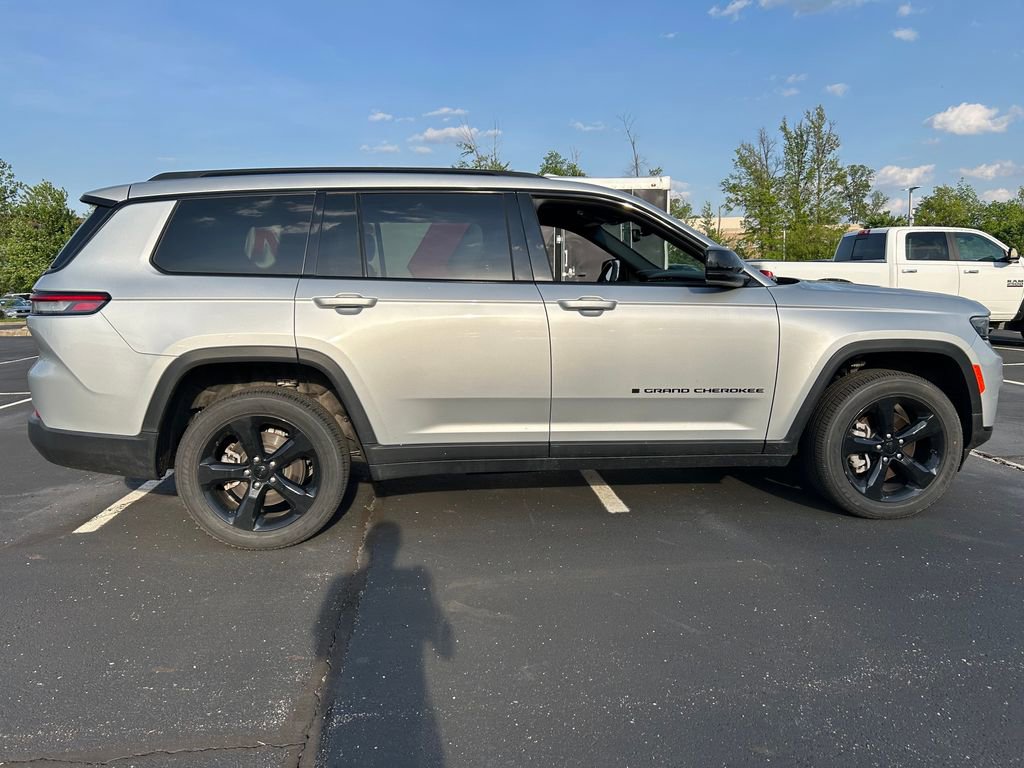 Certified 2023 Jeep Grand Cherokee L Laredo AWD/4WD image 8