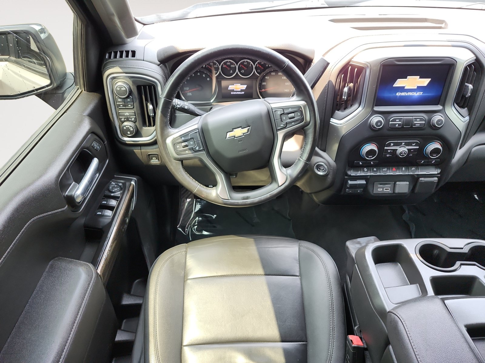 Used 2021 Chevrolet Silverado 1500 LT w/ Z71 Off-Road Package AWD/4WD image 3