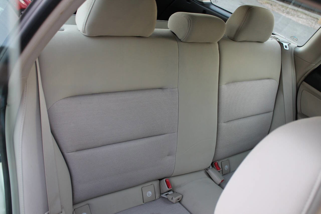 Used 2007 Subaru Outback 2.5i L.L. Bean image 30