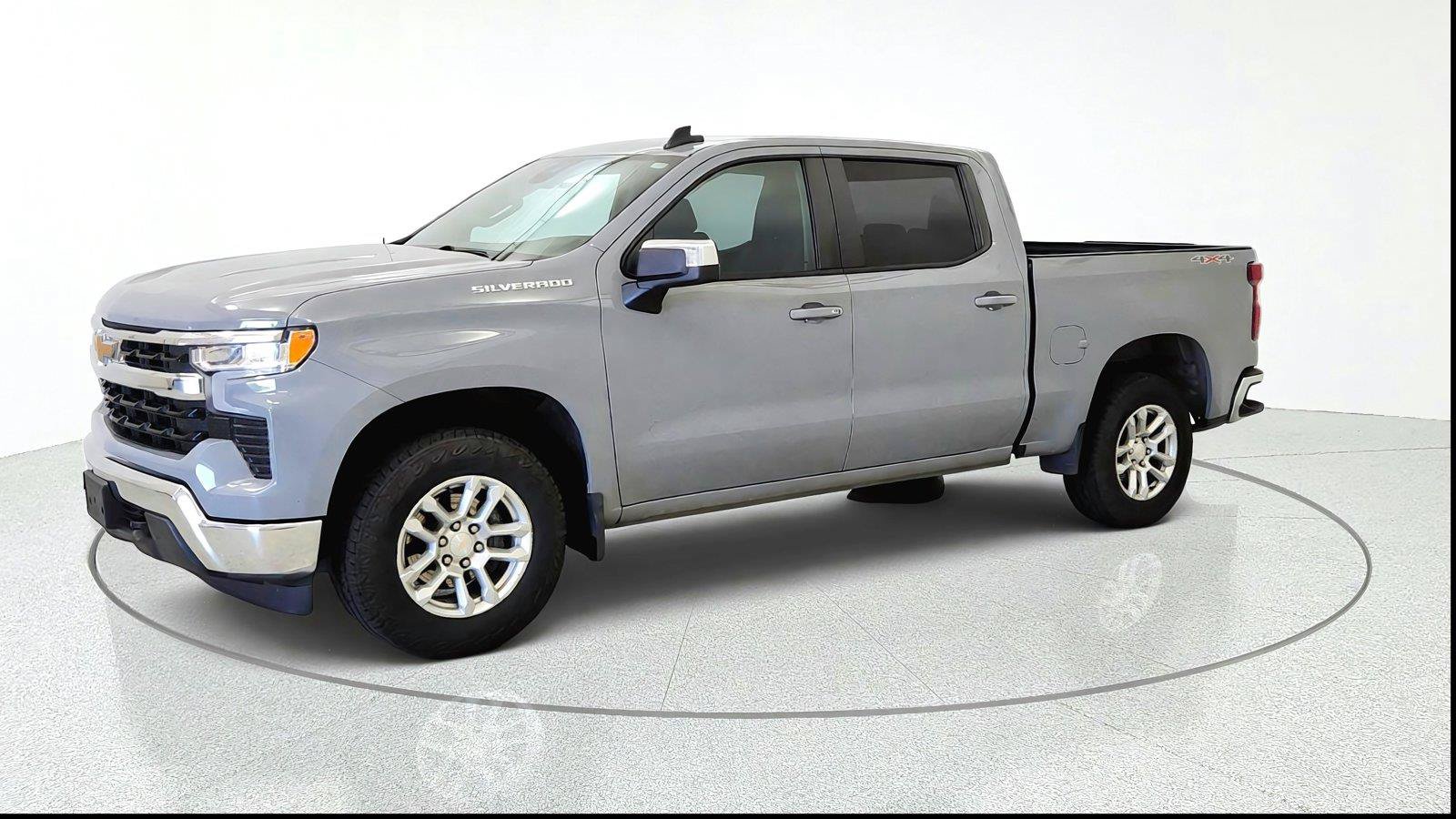 Used 2024 Chevrolet Silverado 1500 LT AWD/4WD image 4