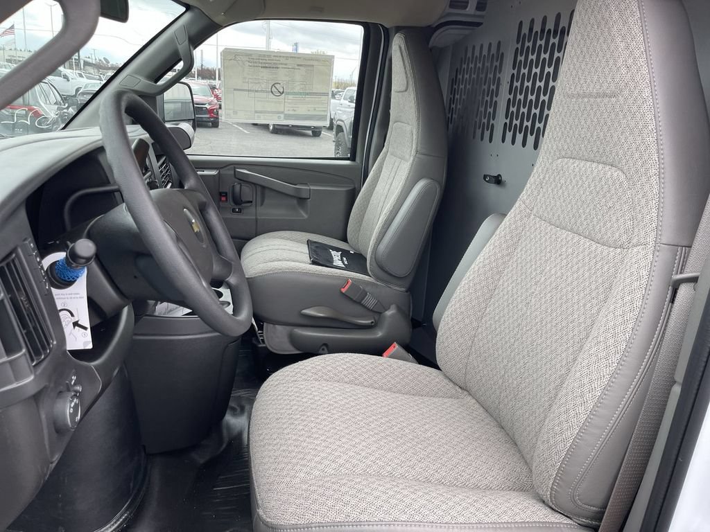 New 2026 Chevrolet Express 2500 Extended w/ Driver Convenience Package RWD image 7