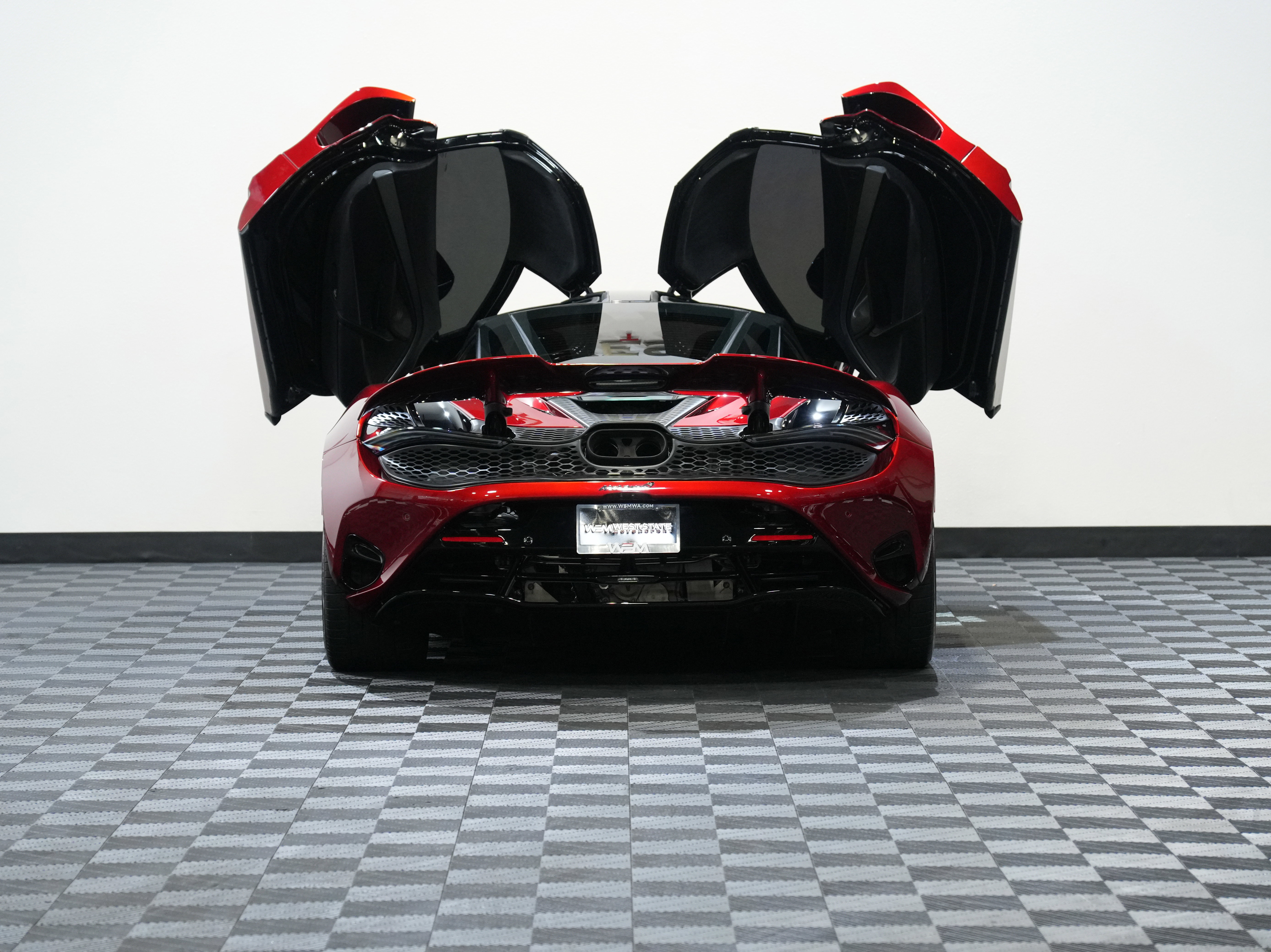 Used 2024 McLaren 750S image 9