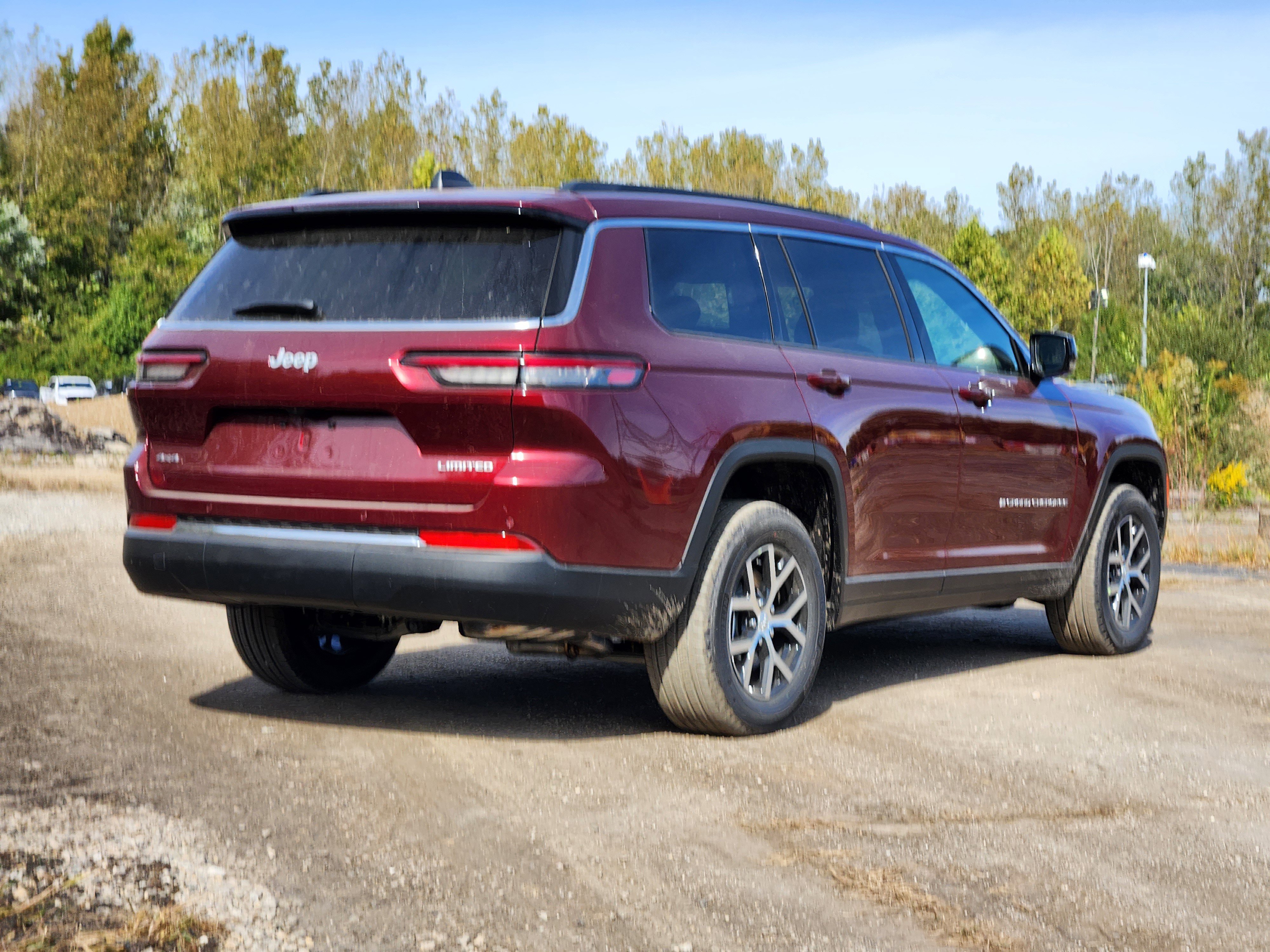 New 2025 Jeep Grand Cherokee L Limited AWD/4WD image 13