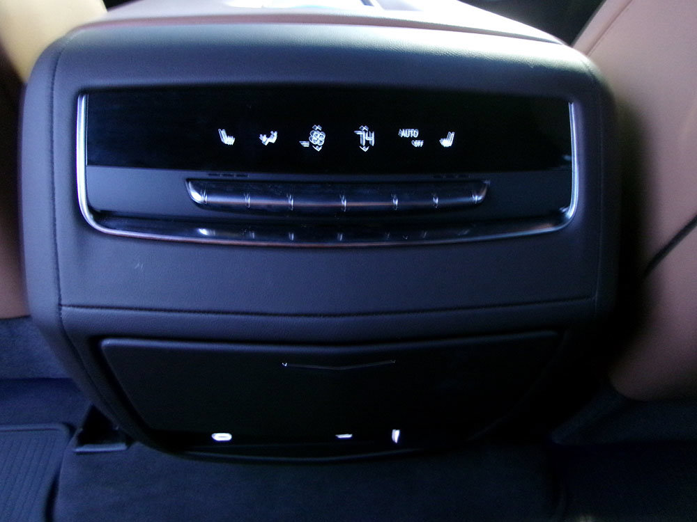Used 2023 Cadillac Escalade Premium Luxury image 19