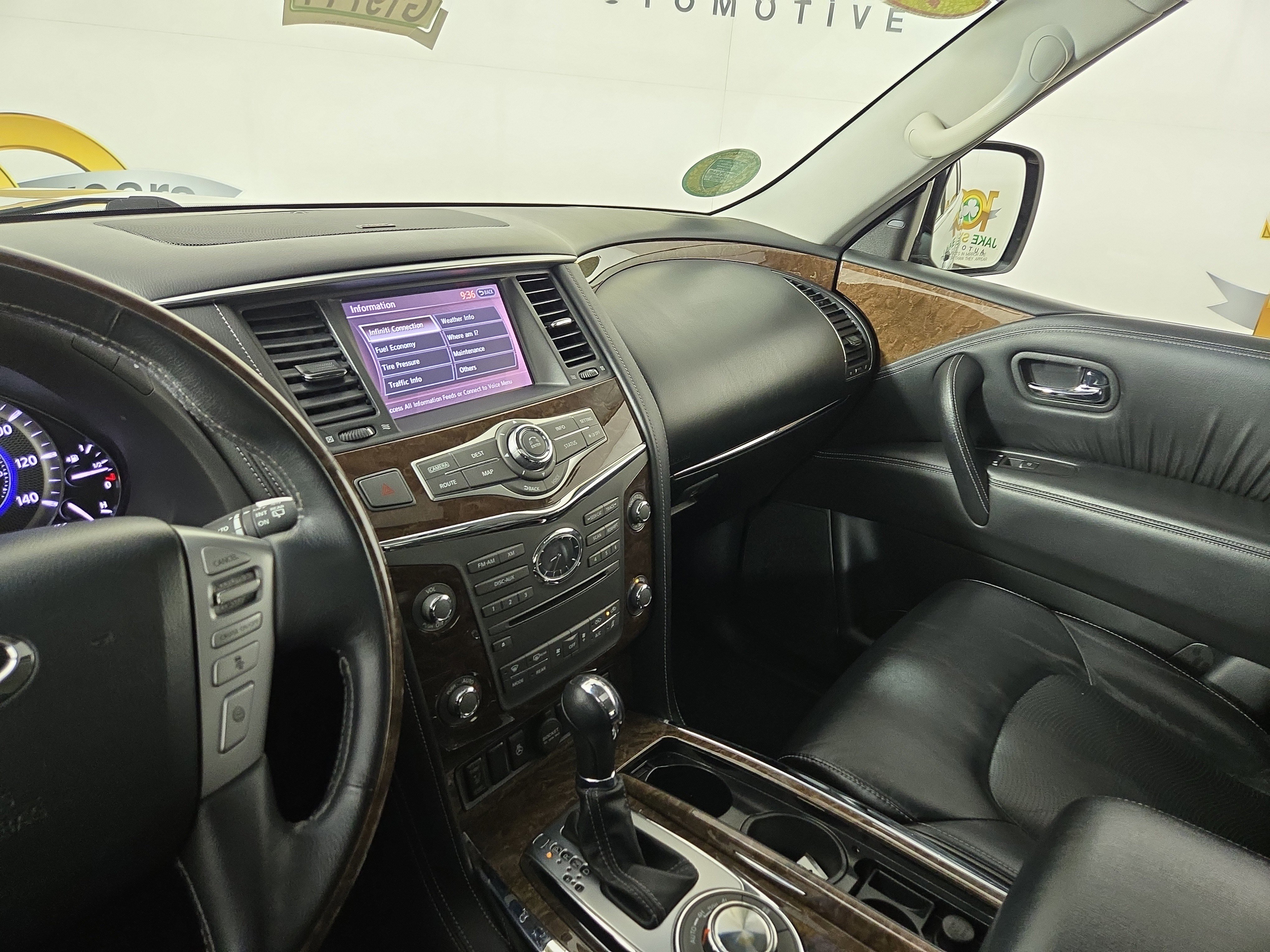 Used 2017 INFINITI QX80 4WD w/ Driver Assistance Package image 26