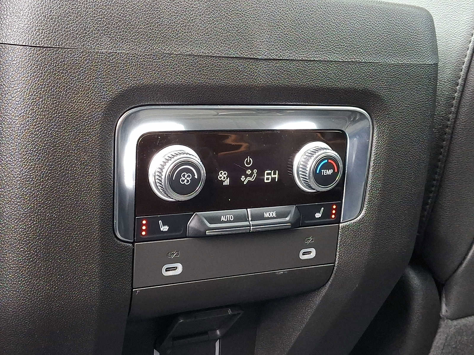 Used 2023 GMC Yukon AT4 w/ AT4 Premium Package AWD/4WD image 12