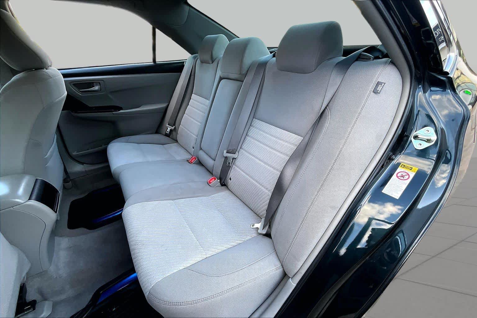 Used 2016 Toyota Camry LE FWD image 20