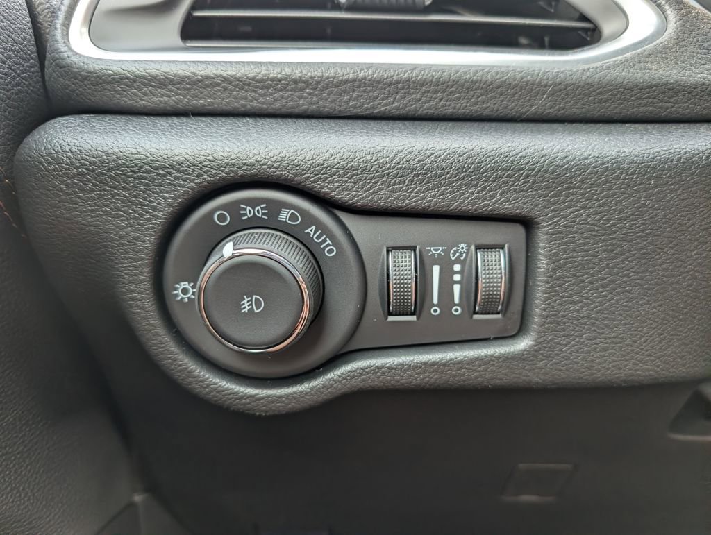 New 2026 Chrysler Pacifica Pinnacle w/ Trailer Tow Group image 41